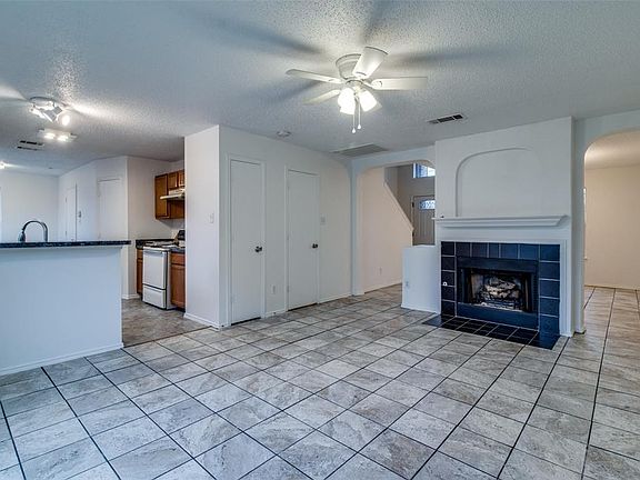 3rd image of 609 Aqua Dr