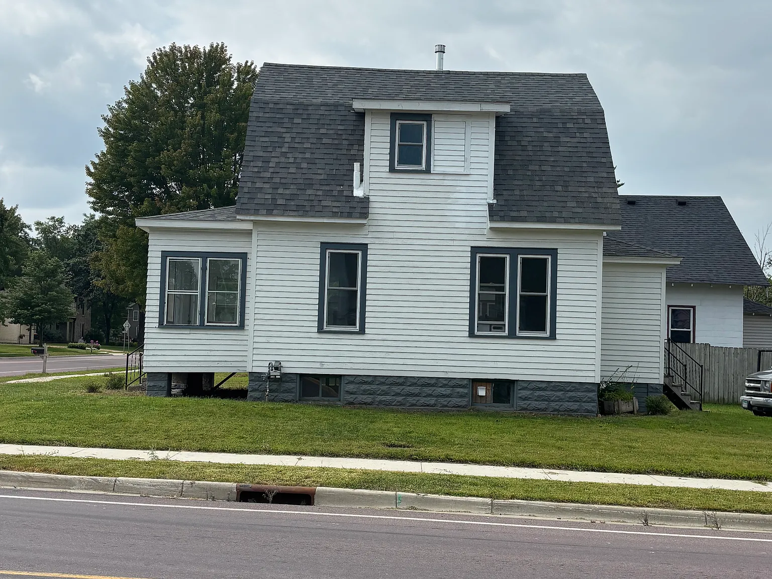 2 bed, 1384 sqft, $1,450 — Photo 3