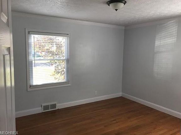 5th image of 4537 Shirley Dr
