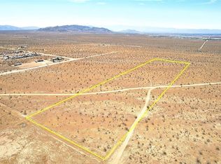 25 Dachshund Ave, Apple Valley, CA 92307