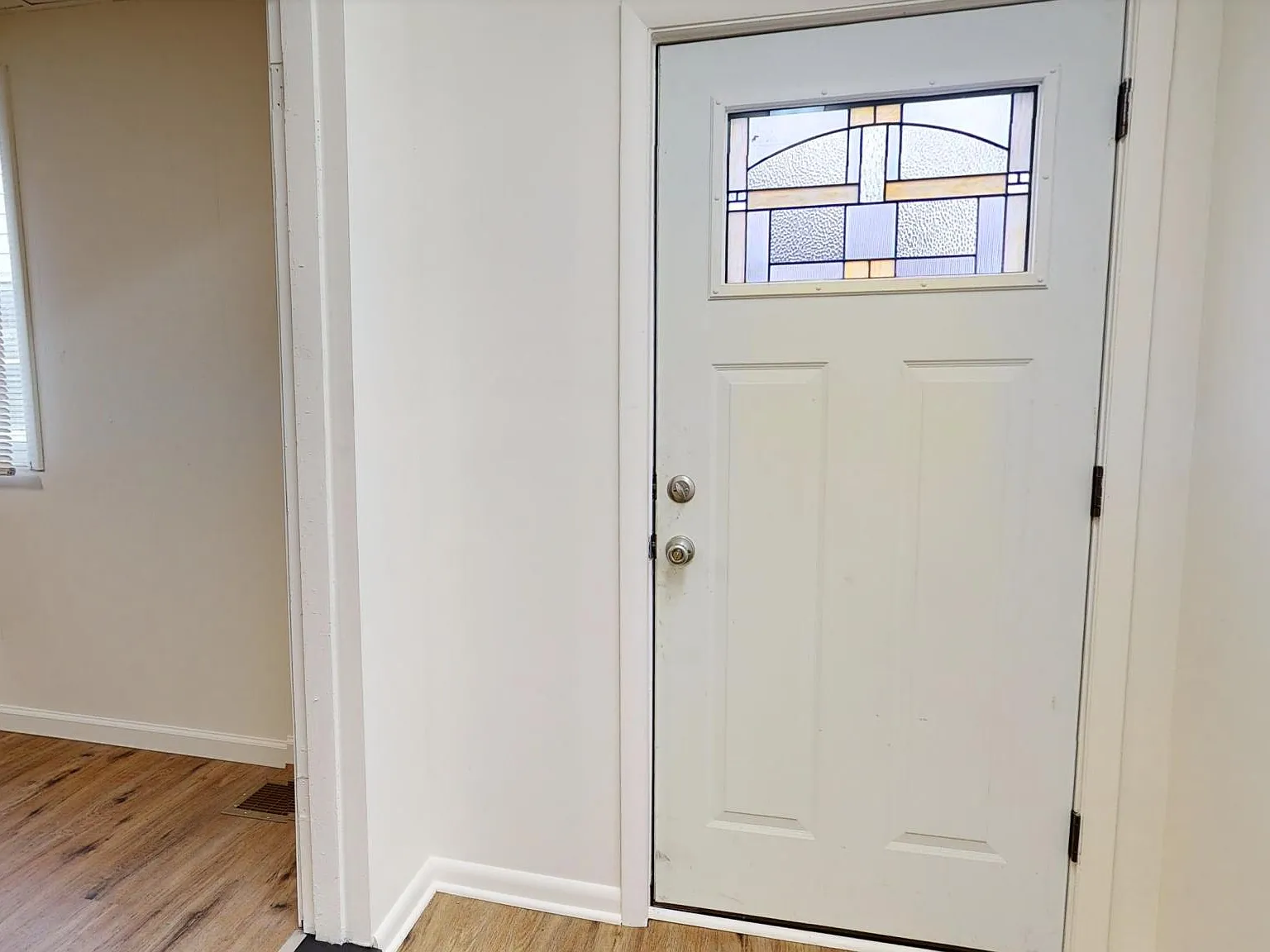 7 Terrace Ave — Photo 2