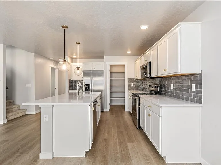 5032 W White Birch St — Photo 13