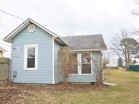 5th image of 7606 1/2 Seward Ave