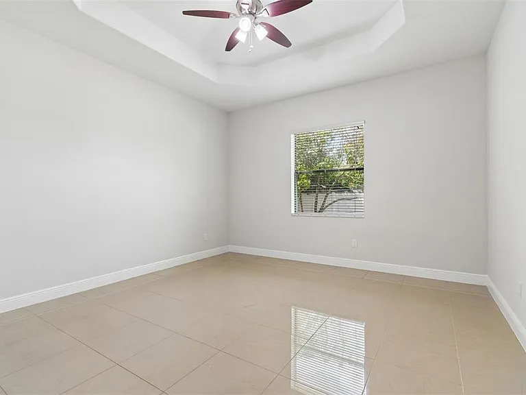 2311 W Aileen St — Photo 21