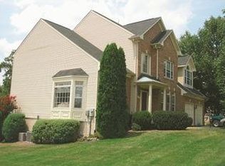 6718 Hartwood Ln, Centreville, VA 20121