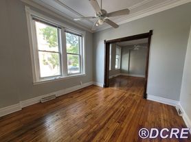 1333 W Flournoy St, Chicago, IL