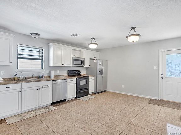 3rd image of 614 Penn St