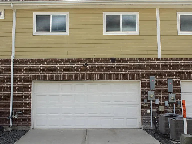 15806 Perthshire Creek Dr — Photo 2