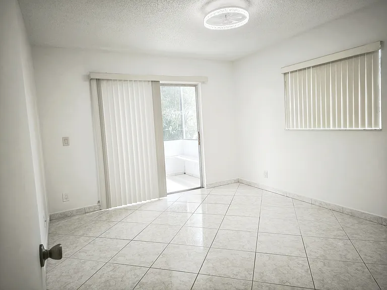 122 Normandy Ln #122 — Photo 5