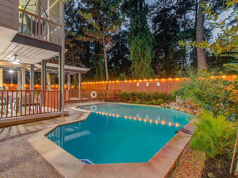 35 Alden Glen Dr — Photo 44