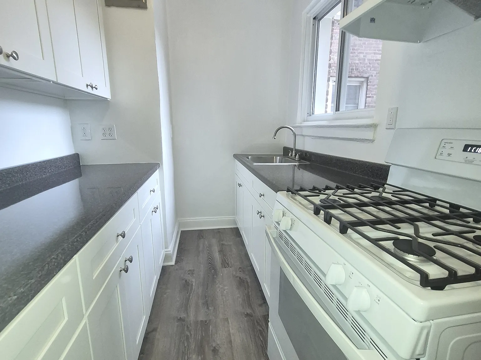 77-44 Austin Street — Photo 2