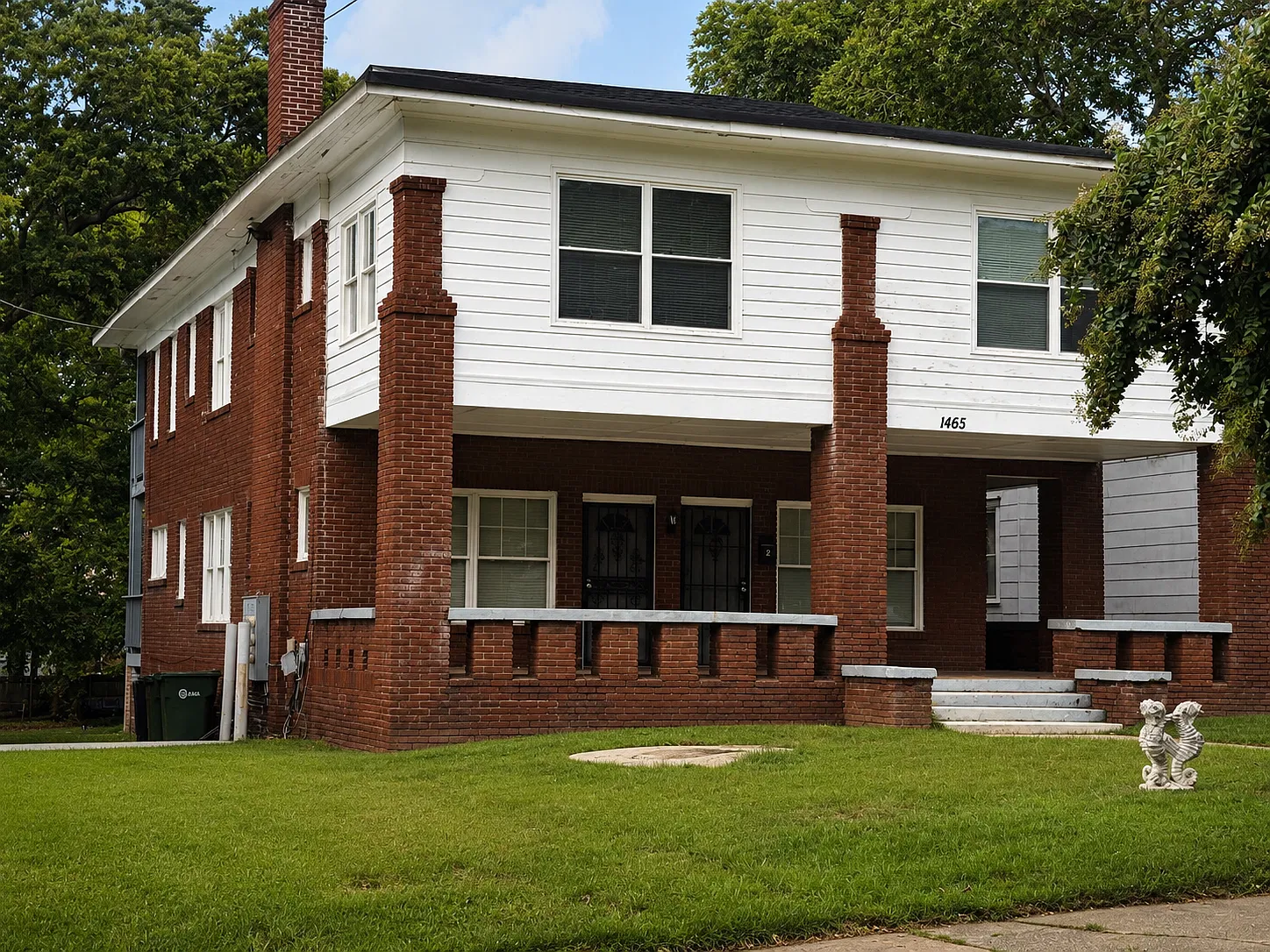 2 bed, 900 sqft, $1,300 — Photo 2