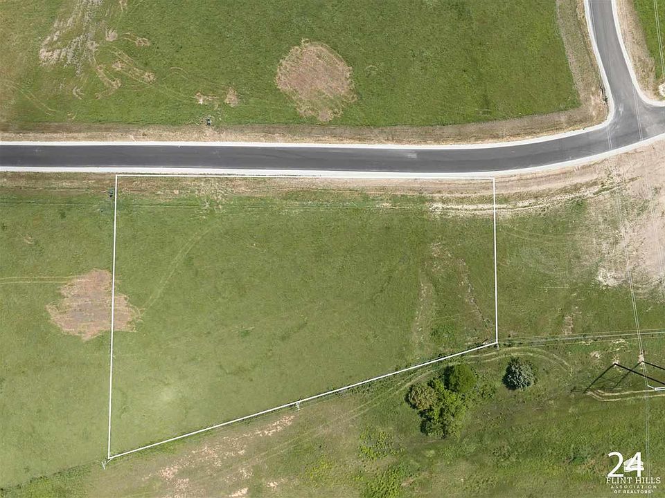 2nd image of 14416 Wildwood Cir