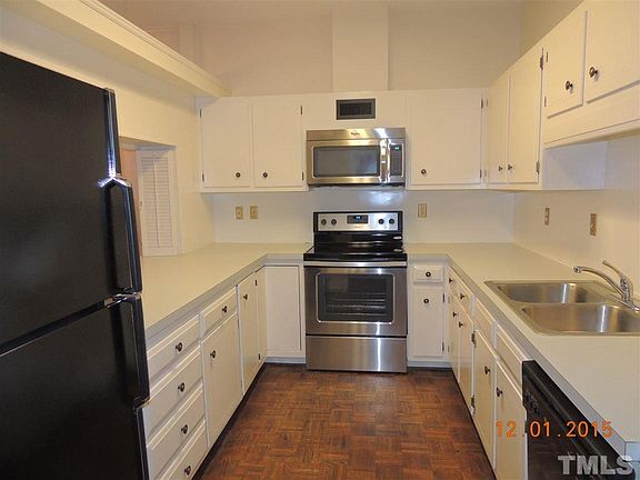 5th image of 706 Constitution Dr #406