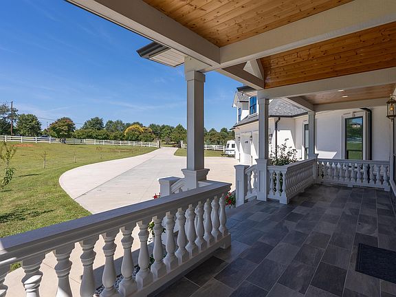 3rd image of 230 Gano Dr