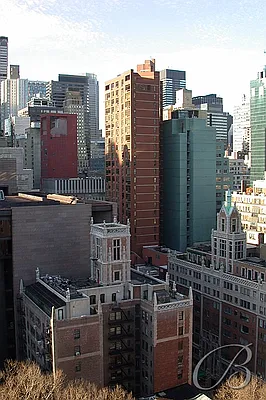 Sold by Bellmarc Realty | media 15