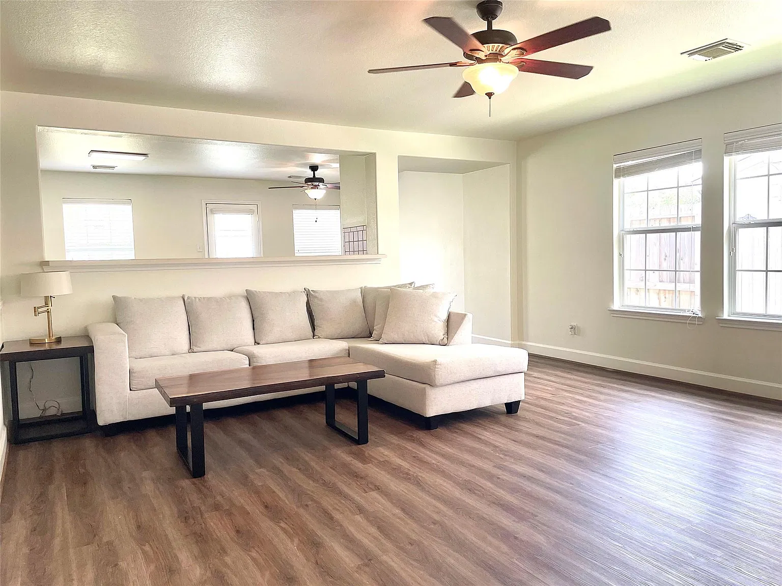 3 bed, 2.0 bath, 1825 sqft, $2,200 — Photo 3