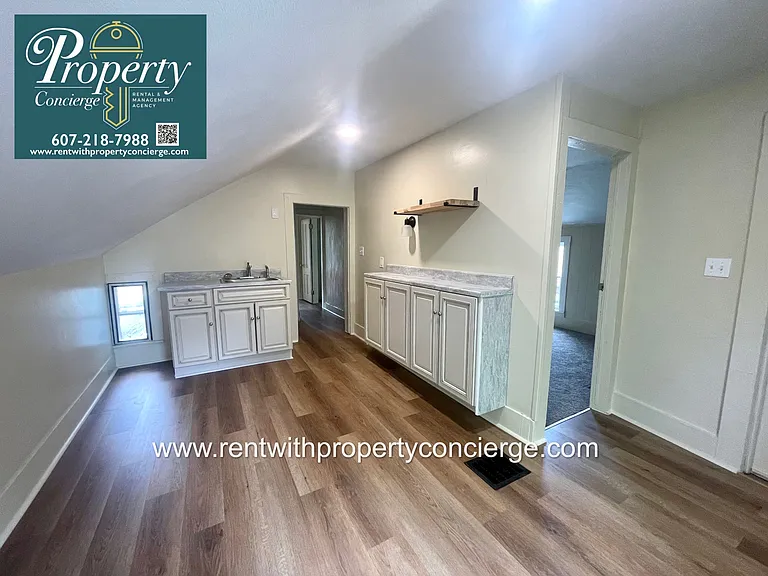 8 1/2 Park St #3 — Photo 2