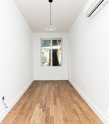 2nd image of 98 Moore St #1W