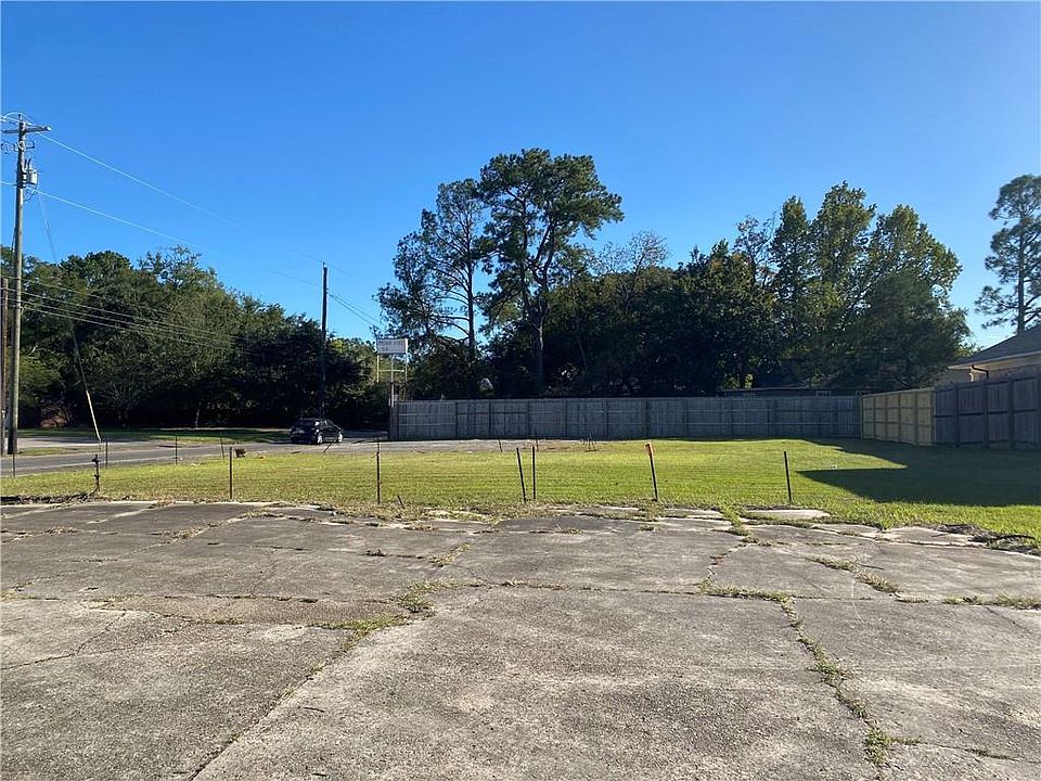 1st image of 1551 Springhill Trce