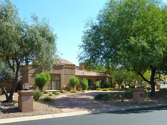 Grand Circular Drive