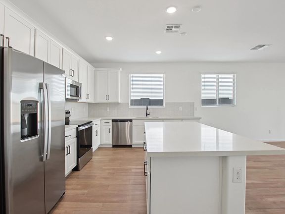 Skyline Village - Lilac Interior Image 3