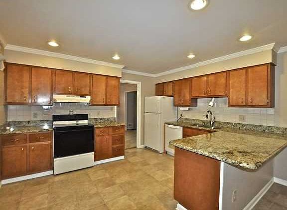 4th image of 5716 Sherman Ave