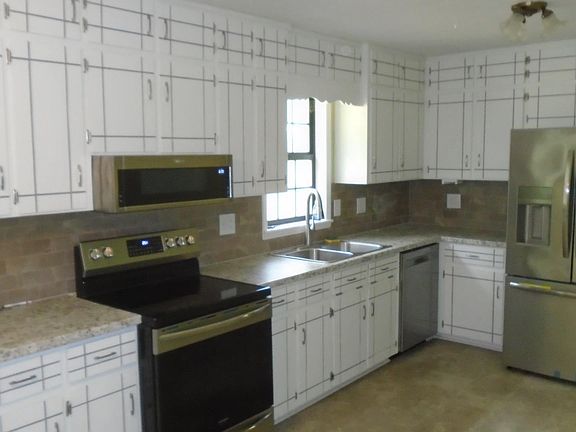 4th image of 3603 Stonewall Ave