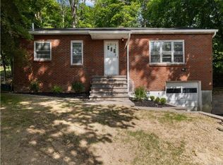 467 Saddle River Rd, Airmont, NY 10952