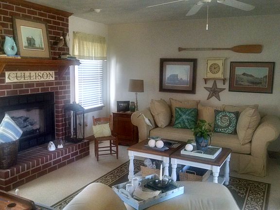 Great Room with Gas Fireplac