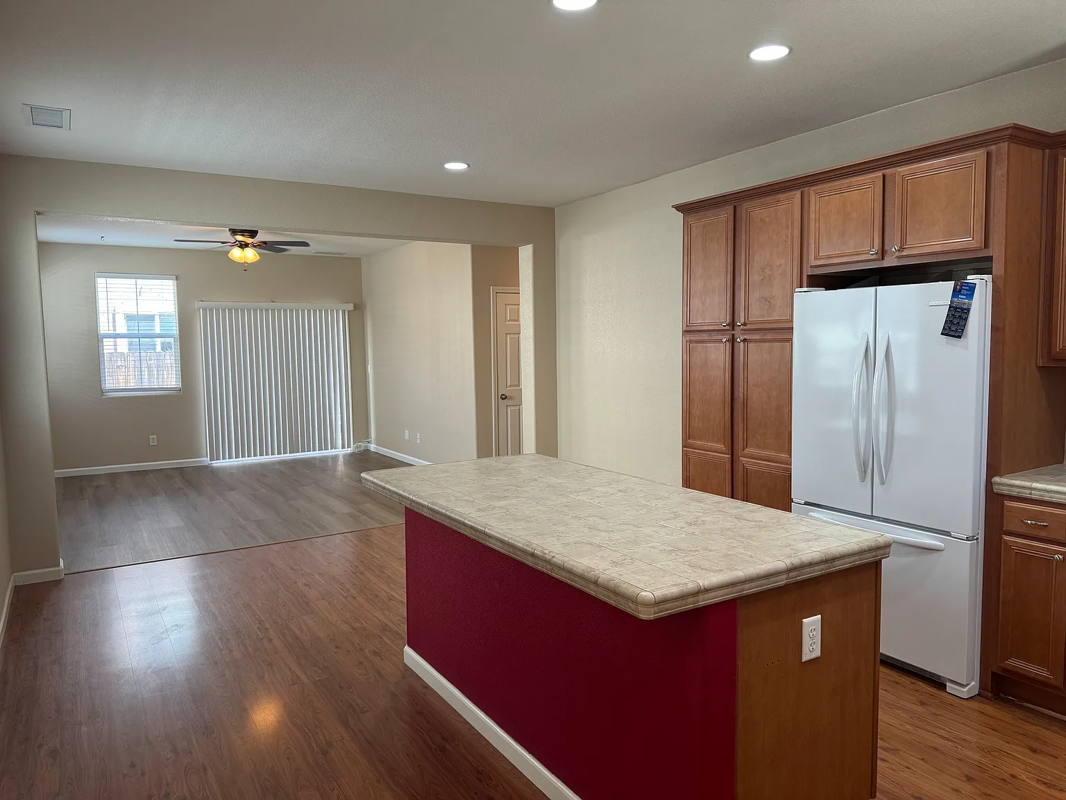 3 bed, 3.0 bath, 1723 sqft, $2,575 — Photo 4
