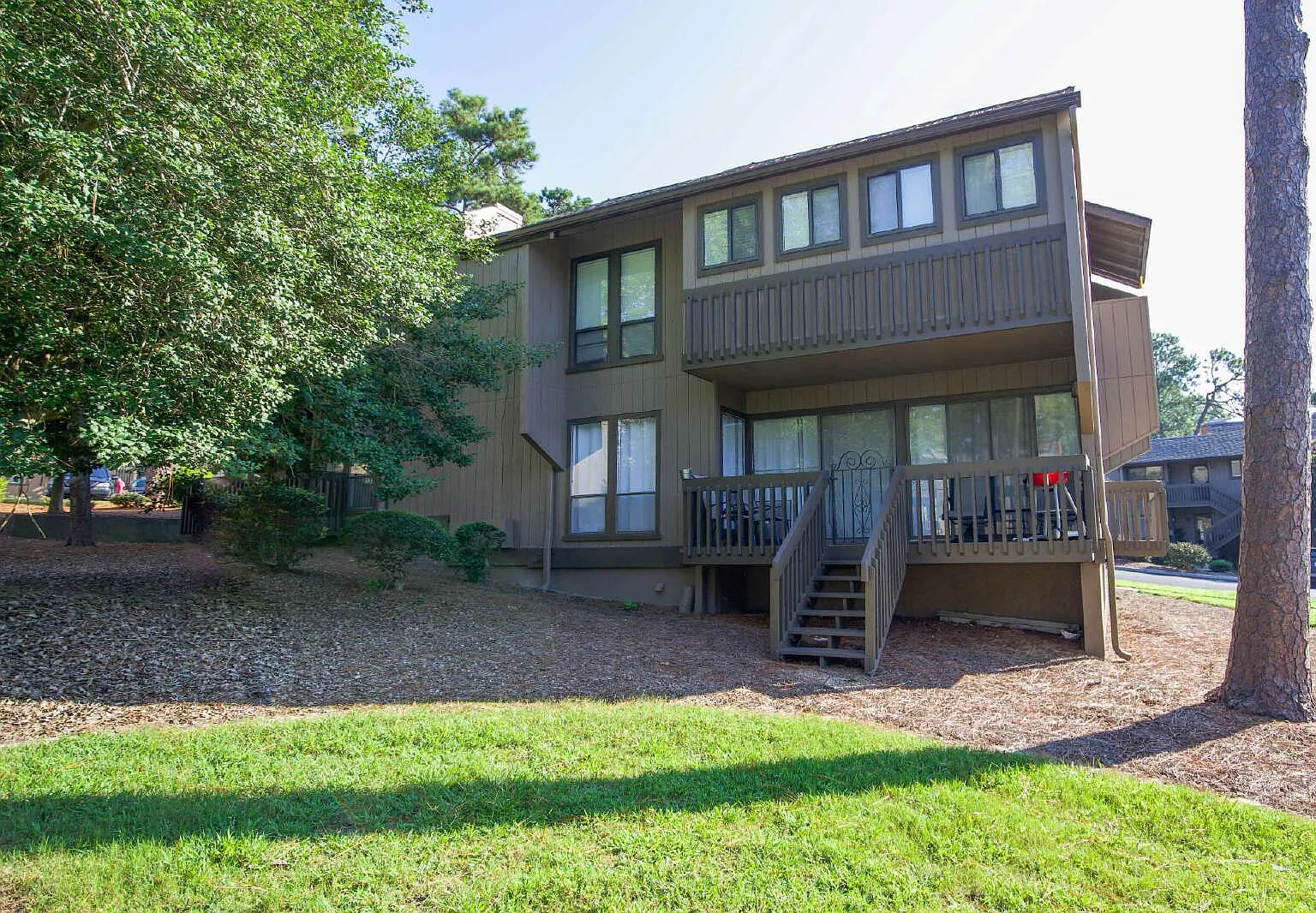 2 bed, 2.0 bath, 884 sqft, $2,100 — Photo 3