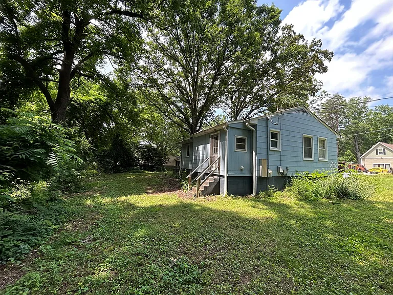 4403 Edgemore Rd — Photo 28