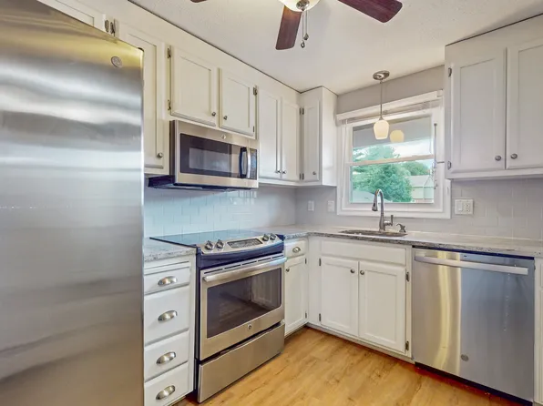 10 Saint Marc Circle #E, South Windsor, CT 06074