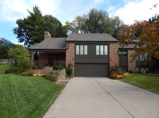 2624 Bishop Rd, Lincoln, NE 68502