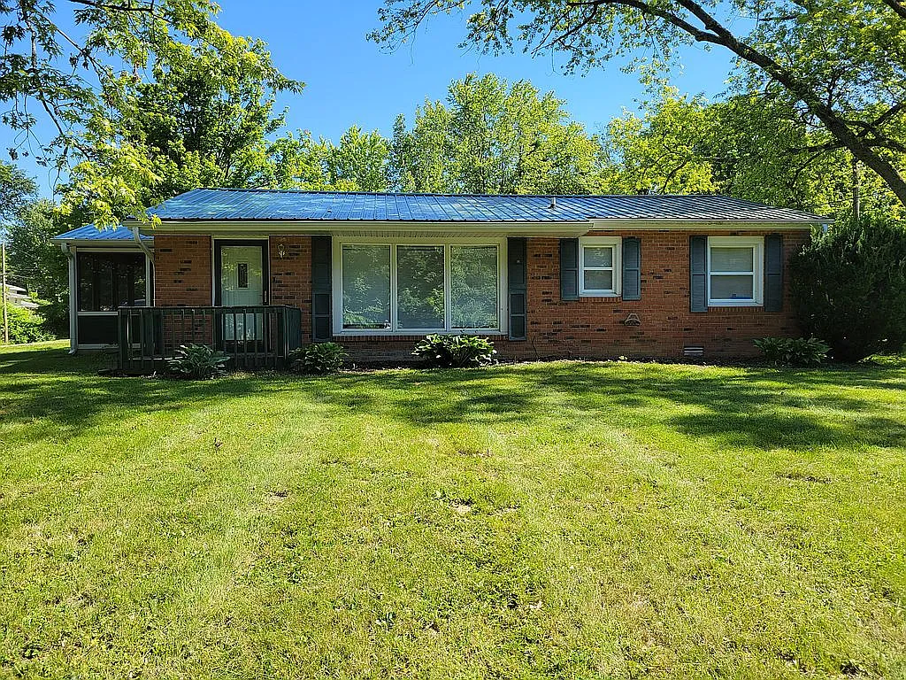 3640 W Fullerton Pike photo 1