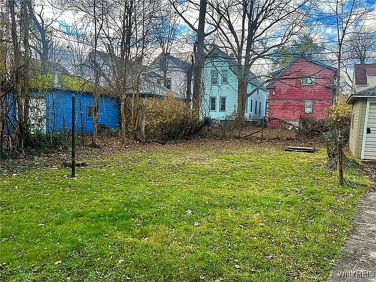 142 Englewood Ave — Photo 4