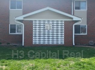 105 S County Rd APT 202, Mascoutah, IL 62258