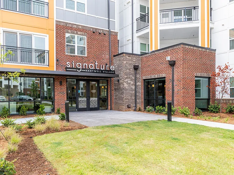 Signature Hartwell Village — Photo 14