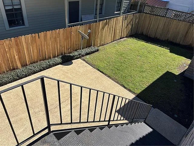627 Jefferson Ave — Photo 3