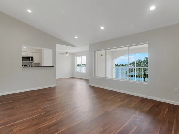 2627 NW 33rd St 2213, Oakland Park, FL 33309