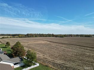 5 Mozart Pl, Millstadt, IL 62260