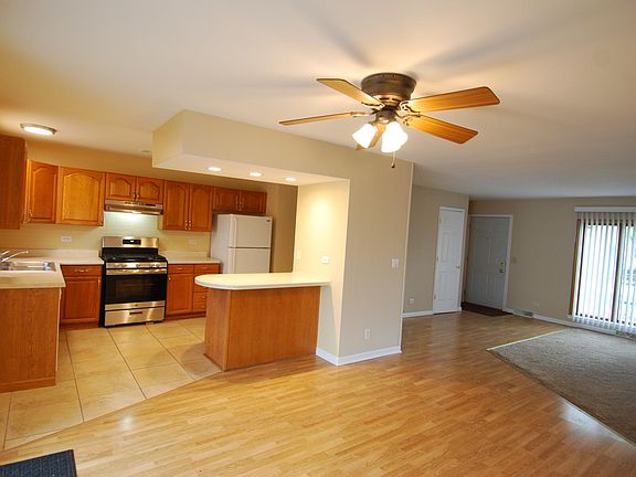 3rd image of 10258 Hilltop Dr