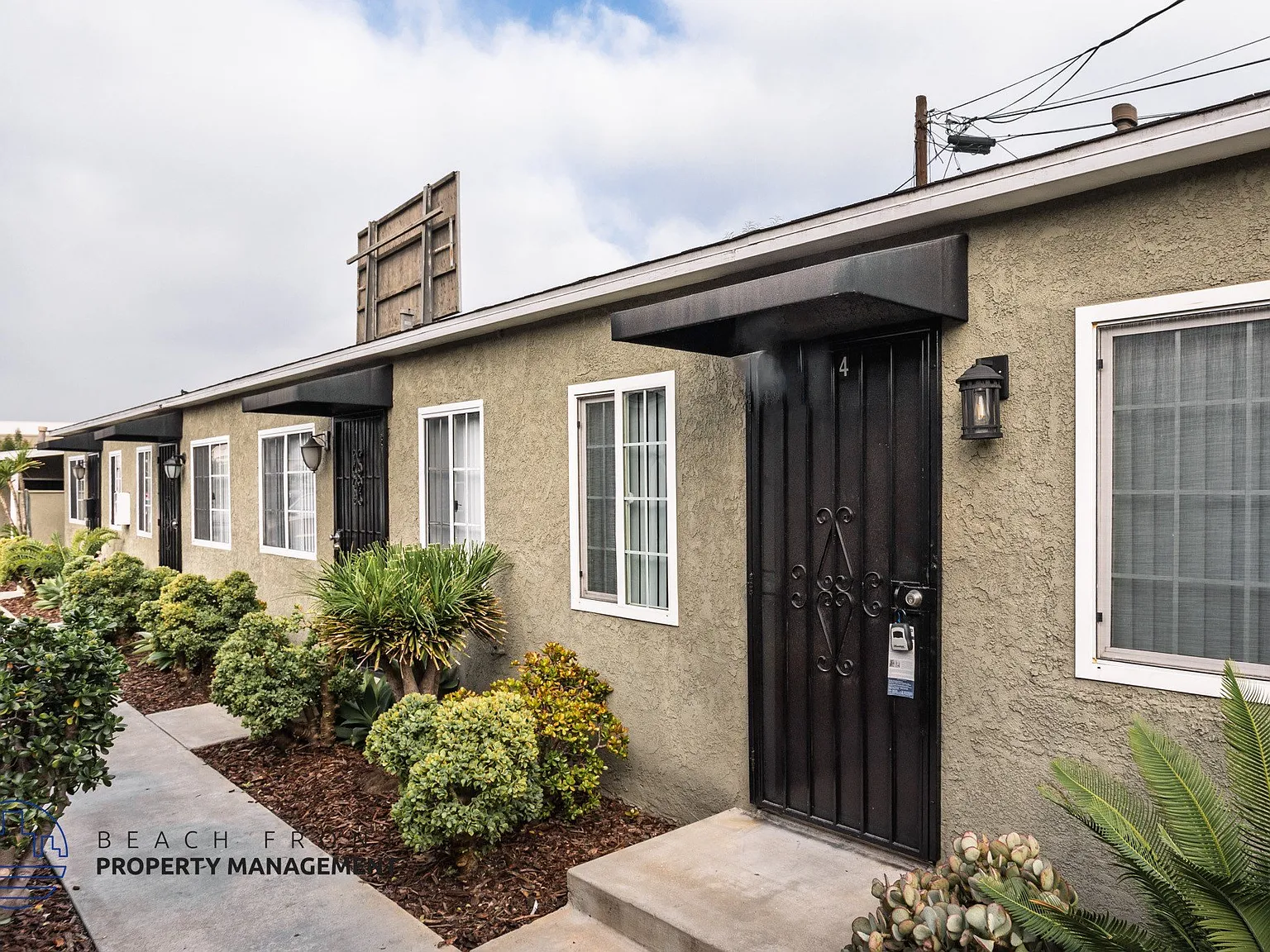 12621 Glenshire Rd, 12618 Lakewood Blvd — Photo 4