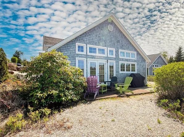 6 Safe Harbour Close #5, Chester, NS B0J 1T0