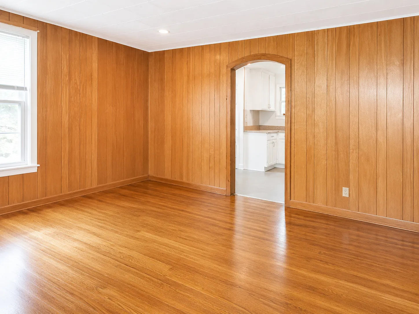 7 bed, $3,400 — Photo 3