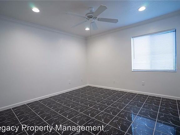 5th image of 163 Crown Point Cir