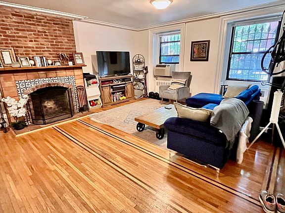 2nd image of 411 Clermont Ave APT 1