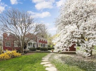 2 Cottage Rd, Mount Kisco, NY 10549