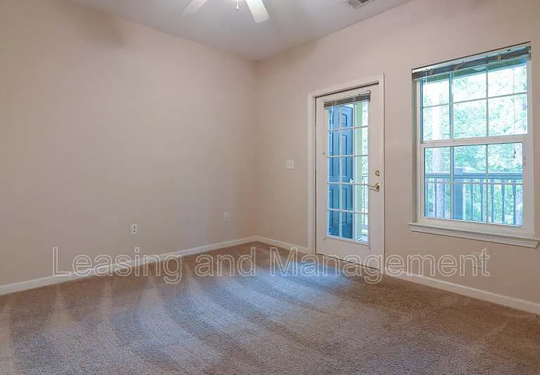 1035 Telfair Way — Photo 10